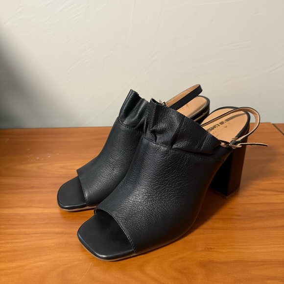 Nanette Lepore Shoes - Nanette Lepore Madeline Block Heel Black Slingback Peep Toe Square Toe Ruffle 10